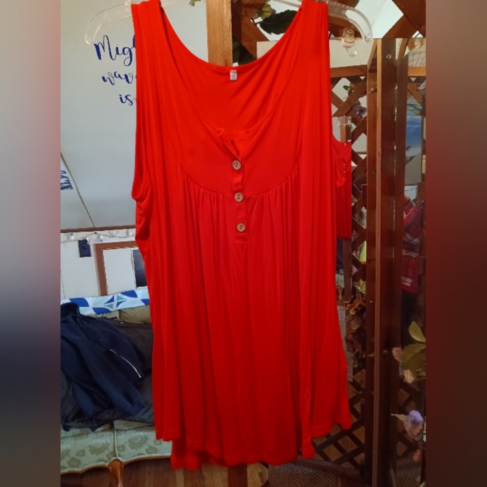 Tomato Red Quarter Button Up Flowy Tank Top NWOT - Picture 2 of 3